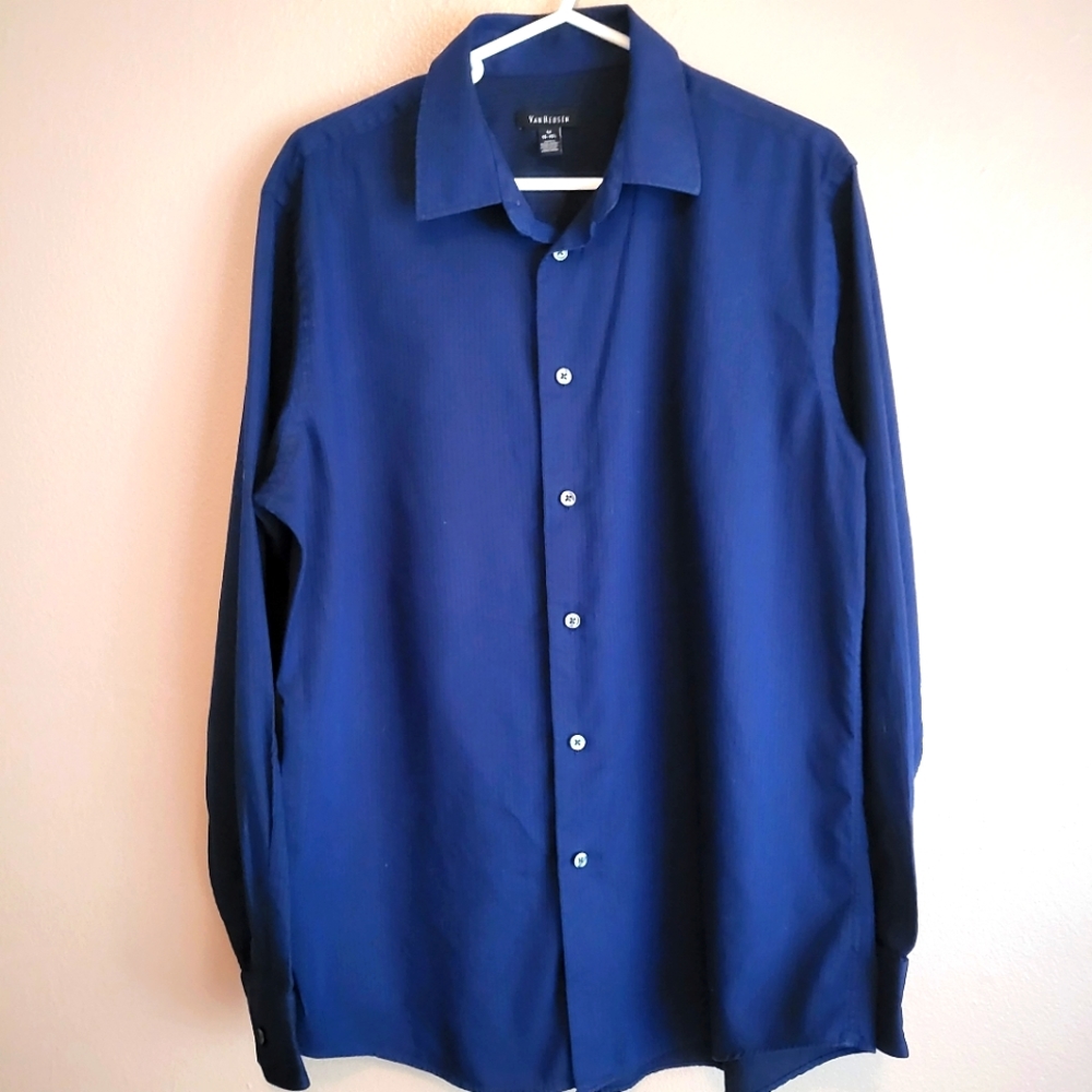 Van Heusen M blue Button down dress shirt medium